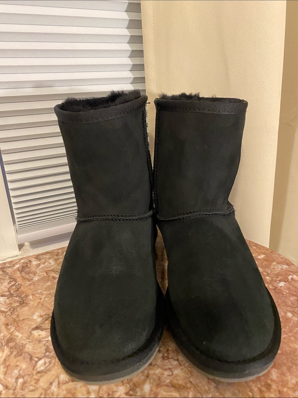 UGG Australia Black Sheepskin Classic Mid Boots Men’s 8 / Women’s 9 EU 40/41